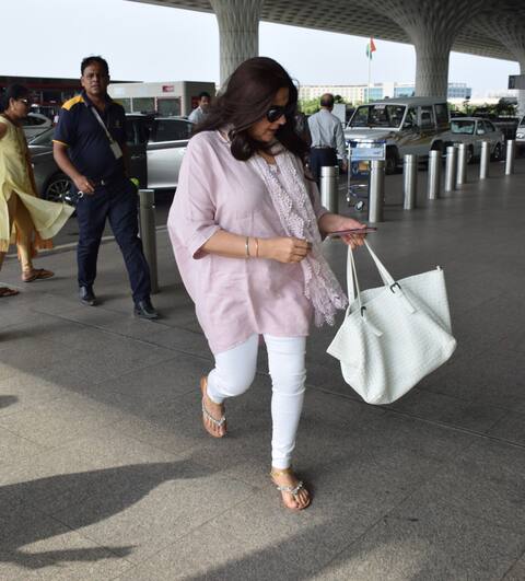 Spotted: मनीष मल्होत्रा के घर पहुंचीं जाह्नवी, एयरपोर्ट पर दिखीं सारा, जैकलीन ने की एड की शूटिंग