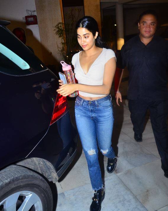 जाह्नवी की ये फिल्म 20 जुलाई को देशभर के सिनेमाघरों में रिलीज होगी.  (तस्वीर-मानव मंगलानी)