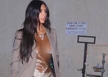 ट्रांसपेरेंट ड्रेस पहन किम कर्दाशियां ने इंटरनेट पर फिर मचाया धमाल