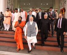 \'ईज ऑफ डूइंग\' का दावा फेल, मोदी-योगी के दौर में रामदेव तक को नहीं मिल रही क्लियरेंस