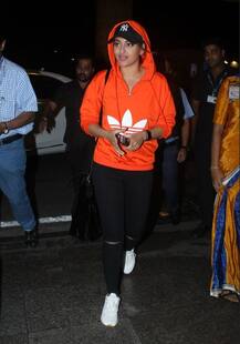 सोनाक्षी सिन्हा को मुंबई एयरपोर्ट पर किया गया स्पॉट