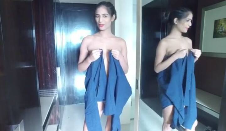 हमेशा अपनी हॉट तस्वीरों से कंट्रोवर्सी में रहने वाली पूनम पांडे एक बार फिर से चर्चा में हैं. फोटोः इंस्टाग्राम