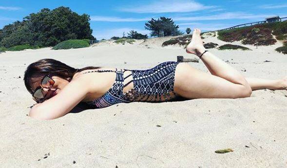  छुट्टियों के दौरान स्विमसूट में अठखेलियां करती नजर आई ये हीरोइन