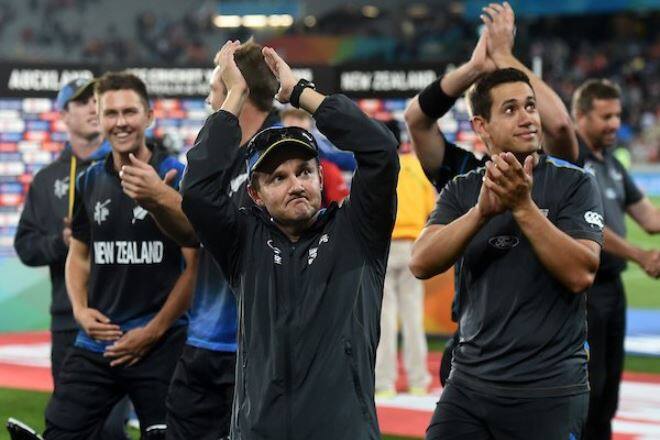 Mike Hesson steps down as New Zealand head coach 2019 वर्ल्डकप से पहले न्यूज़ीलैंड टीम के दिग्गज ने दिया इस्तीफा