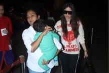 छोटे नवाब के साथ एक्ट्रेस करीना कपूर खान मुंबई एयरपोर्ट पर की गई स्पॉट