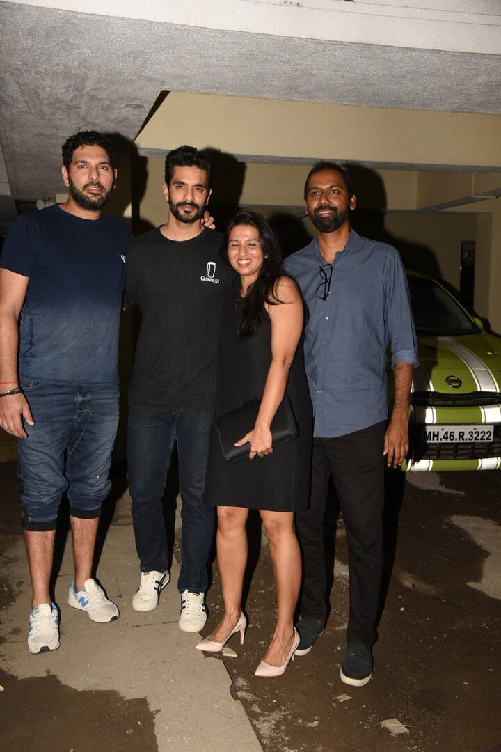 ऐसे में खबरें आने लगी थीं कि नेहा प्रेग्नेंट है इसी कारण उन्होंने जल्दी बाजी में शादी कर ली हैं. (तस्वीर: मानव मंगलानी) 