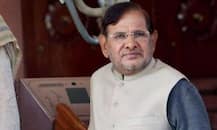 बेतन-भत्ता नहीं मिलेगा, सरकारी बंगले में रह सकते हैं शरद यादव: सुप्रीम कोर्ट