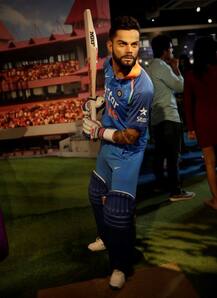 दिल्ली के मैडम तुसाद म्यूजियम में कुछ इस अंदाज में नजर आ रहा है कोहली का विराट वैक्स स्टैचू