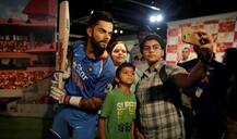 दिल्ली के मैडम तुसाद म्यूजियम में कुछ इस अंदाज में नजर आ रहा है कोहली का विराट वैक्स स्टैचू