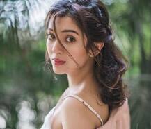 एक्ट्रेस बरखा सिंह ने इंस्टाग्राम पर फैंस के लिए कुछ ऐसे बिखेरा अपने हुस्न का जलवा