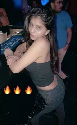 कुछ ही दिनों पहले सुहाना की एक तस्वीर जमकर वायरल हुई थी जिसमों वो किसी डिस्को या क्लब में काफी हॉट अंदाज में दिखाई दे रही थी. (Photo: Instagram)