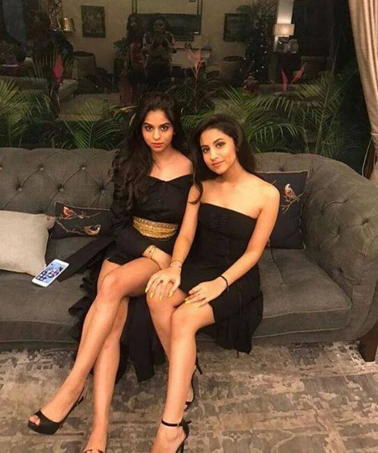 फिलहाल सुहाना पढाई कर रही हैं. यहां तक की शाहरुख ने बेटी के बारे में बात करते हुए कहा था कि फिलहाल सुहाना पढाई कर रही हैं और जिस क्षेत्र में करियर बनाना चाहती उन्हें पूरी आजादी है. (Photo: Instagram)