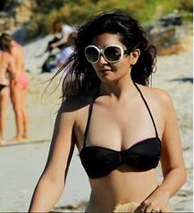 IN Pics: मिस फेमिना इंटरनेशनल शोनाली नागरानी गोवा बीच पर एंजॉय करती दिखीं