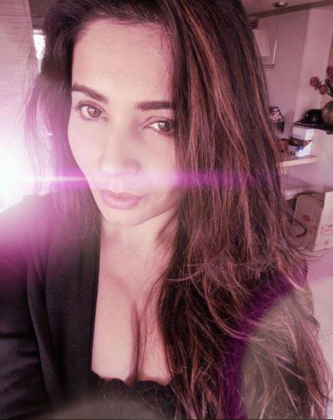 IN Pics: मिस फेमिना इंटरनेशनल शोनाली नागरानी गोवा बीच पर एंजॉय करती दिखीं