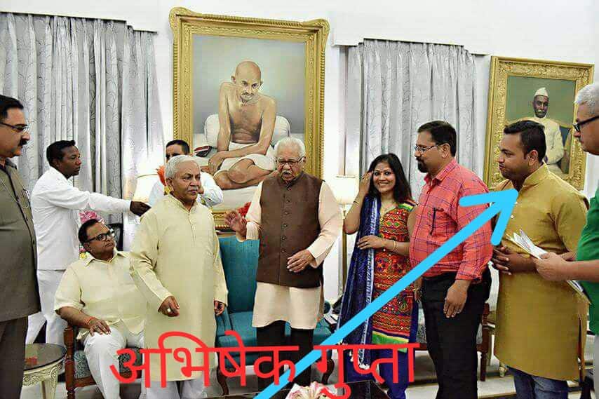 UP principal secretary accused of demanding bribe, CM Yogi orders inquiry प्रिंसिपल सेक्रेटरी घूस केस: योगी ने दिए जांच के आदेश, अखिलेश बोले- CBI से हो