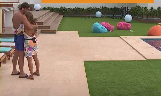 एक-दूसरे के प्यार में खोए हुए जैक एंड डैनी. फोटोः फेसबुक