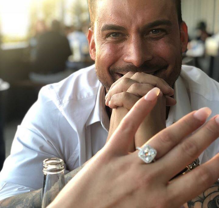 38 साल की ब्रितानी ने इस तस्वीर में सगाई रिंग पहने हुए फैंस के लिए इंस्टाग्राम पर शेयर की है. (तस्वीर-इंस्टाग्राम)