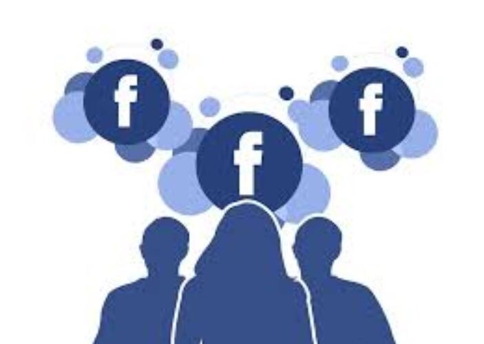 डेटा साझा करने पर भारत सरकार ने फेसबुक से जवाब तलब मांगा और 20 जून तक अपना पक्ष रखने को कहा है. कंपनी से उन रिपोर्ट्स पर सवाल किया गया है कि मोबाइल डिवाइस निर्माताओं से उसने यूजर्स का डेटा साझा क्यों किया? इलेक्ट्रॉनिक्स और सूचना तकनीक मंत्रालय ने बताया कि हाल की कुछ रिपोर्ट बताती हैं कि फेसबुक एक करार के तहत मोबाइल डिवाइस निर्माताओं से जुड़ा है. इसके तहत वो फेसबुक के यूजर्स की निजी जानकारी और उनके दोस्तों के ब्योरे को हासिल कर सकते हैं. (तस्वीर: गूगल फ्री इमेज)