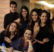 IN PICS: गर्ल गैंग के साथ अपने बर्थडे पार्टी में एकता कपूर ने मचाया धमाल