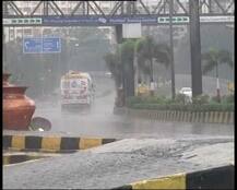 IN Pics: मुंबई में देर रात से हो रही है झमाझम बारिश, अगले 24 घंटे का जारी हुआ अलर्ट