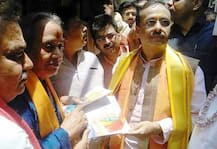 सम्पर्क फॉर समर्थन अभियान: पद्मभूषण पंडित छन्नूलाल मिश्र से मिले यूपी के डिप्टी सीएम