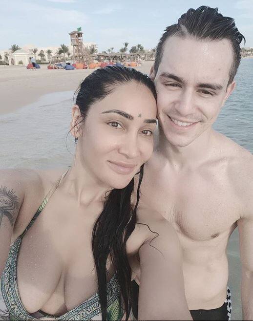 सोफिया की सोशल मीडिया पर जबरदस्त फैन फॉलोइंग है. वो अक्सर ही इसपर अपनी खूबसूरत तस्वीरें और वीडियोड साझा करती रहती हैं. (Photo: sofiahayat)