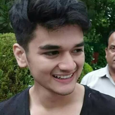 पिता की मदद के लिए चुनावी मैदान में उतरे ज्योतिरादित्य सिंधिया के बेटे महाआर्यमन, देखें तस्वीरें पिता की मदद के लिए चुनावी मैदान में उतरे ज्योतिरादित्य सिंधिया के बेटे महाआर्यमन, देखें तस्वीरें
