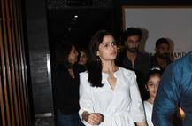 मम्मी नीतू और बहन के साथ आलिया को लेकर डिनर पर पहुंचे रणबीर, देखें PICS