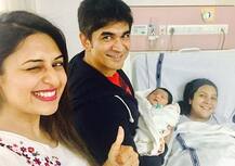 टीवी अभिनेत्री स्नेहल बनी मां, दिव्यांका त्रिपाठी ने शेयर की बेबी की पहली झलक