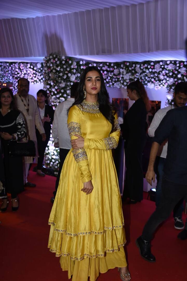 सोनल चौहान काफी समय से फिल्मी परदे से दूर हैं. (तस्वीर: मानव मंगलानी)