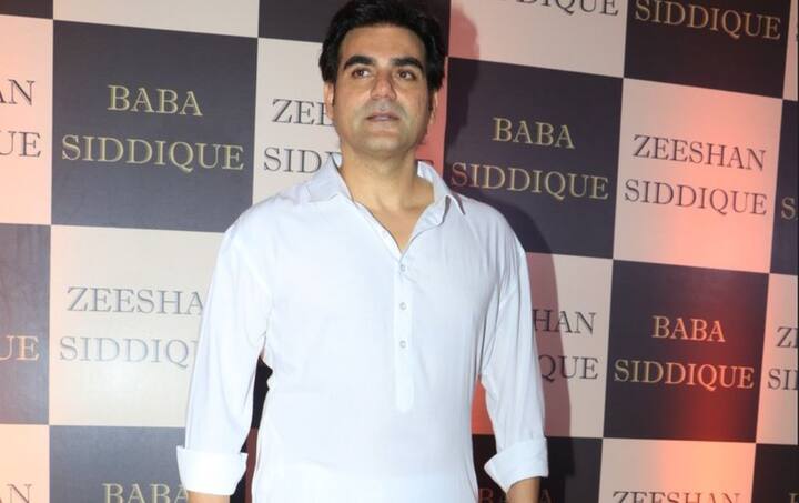  बाबा सिद्दीकी की इफ्तार पार्टी में पहुंचे अरबाज़ खान, IPL सट्टेबाज़ी केस के बाद पहली बार आए सामने