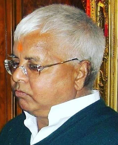 छात्र जीवन में ही लालू यादव ने सियासत की हवा को पहचान लिया था. पटना यूनिवर्सिटी से पॉलिटिकल साइंस में एमए की पढ़ाई के दौरान ही लालू यादव कैंपस की राजनीति में अपना छाप छोड़ चुके थे. फोटो: इंस्टाग्राम