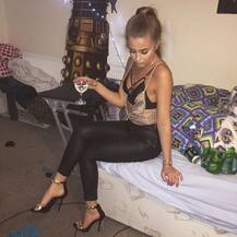 महज 20 साल की उम्र में वर्ल्ड फेमस हुई ये हीरोइन, तस्वीरें देखेंगे तो वजह खुद जान जाएंगे