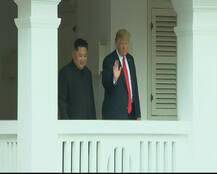 तस्वीरों में देखें, दुनिया के दो बड़े नेताओं किम और ट्रंप की ऐतिहासिक मुलाकात