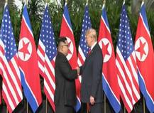 तस्वीरों में देखें, दुनिया के दो बड़े नेताओं किम और ट्रंप की ऐतिहासिक मुलाकात