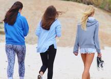 आकर्षक लगना है तो बदलें अपने चलने का तरीका, दीवाने हो जाएंगे मर्द