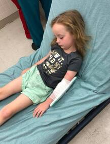 सिर्फ एक छोटा सा कीड़ा कर सकता है पैरालाइज्ड, 5 साल की बच्ची बनी इसका शिकार