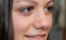 आखों के इर्द-गिर्द झुर्रियां होती हैं ज्यादा ईमानदार होने की निशानी: अध्ययन