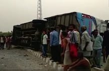 मैनपुरी में भीषण हादसा: डिवाइडर से टकरा कर पलटी बस 17 लोगों की मौत