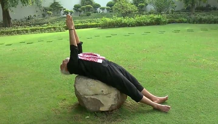PM Modi Shares morning exercises Video Fitness Challenge to Karnataka ...