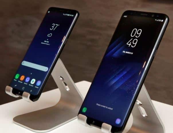 Galaxy S8: इस फ्लैगशिप की कीमत में 8000 रुपये की कटौती की गई है और अब इसे 37,990 रुपये में खरीद सकते हैं. अबतक बाजार में इसकी कीमत 45,990 रुपये थी. इस नई कीमत के साथ इसकी सीधी टक्कर वनप्लस 6 से होगी.