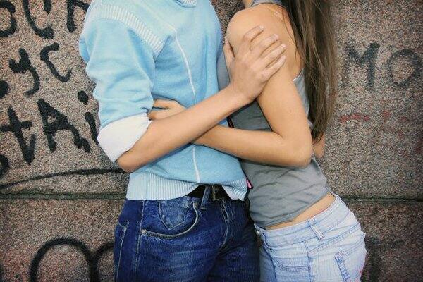 ये व्यक्ति बिजनेस के सिलसिले में किटले शहर आया था और अपनी पत्नी को घर पर छोड़कर आया था. फोटोः गूगल फ्री इमेज