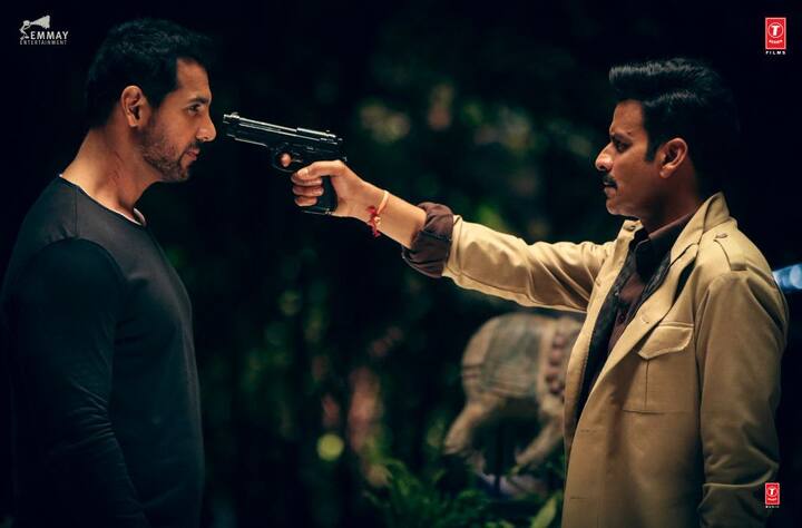 वहीं जान अब्राहम की फिल्म 'सत्यमेव जयते' बी 15 अगस्त 2018 को रिलीज होगी.