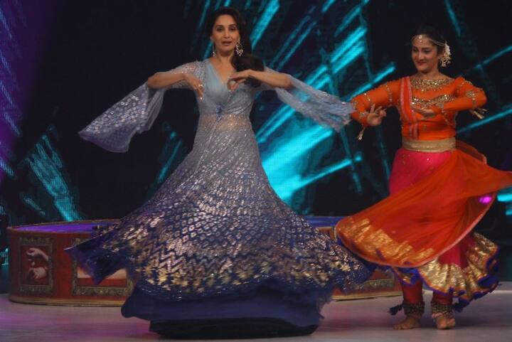 हालांकि आज भी जब माधुरी पर फिल्माए गए इस गाने को सुनकर उनके फैंस का पैर थिरकने लगता है. (तस्वीर-मानव मंगलानी)