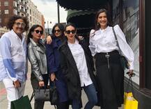 \'वीरे\' गर्ल्स को लंदन में करीना ने कराया लंच, खुद बनाती दिखीं Coffee देखें VIDEO & PHOTOS