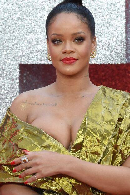 ये घटना बीती रात को ओशियंस 8 के प्रीमियर पर रेड कार्पेट में शिरकत करने के दौरान हुई. फोटोः एएफपी