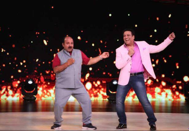 डांस परफॉर्मेंस में डांसिंग अंकल और गोविंदा के स्टेप्स तो एक जैसे लग रहे थे.