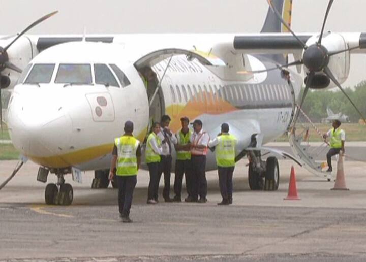 इंदौर और नागपुर के लिए औपचारिक उड़ान सोलह जून से शुरू होगी. पहले दिन का सफर तय करने वालों ने शहर से हवाई सेवा शुरू होने पर खुशी जताई और इसके लिए मोदी सरकार का शुक्रिया अदा किया.