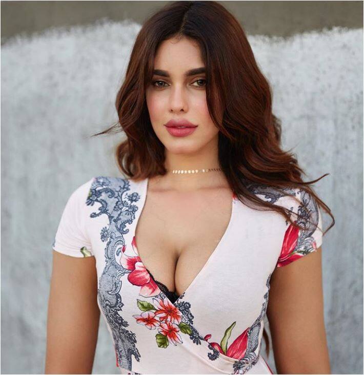 यही वजह है कि एक्ट्रेस गेजल ठकराल बिंदास हो कर अपनी तस्वीरें इंस्टाग्राम पर शेयर करती रहती हैं. (तस्वीर-इंस्टाग्राम)