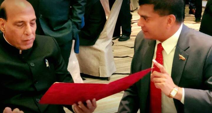 लेकिन इसके बाद भी उनका मन नहीं लगा और वो वापस रूस जा पहंचे जहां उन्होंने दवाई का कारोबार शुरू किया. तस्वीर: फेसबुक